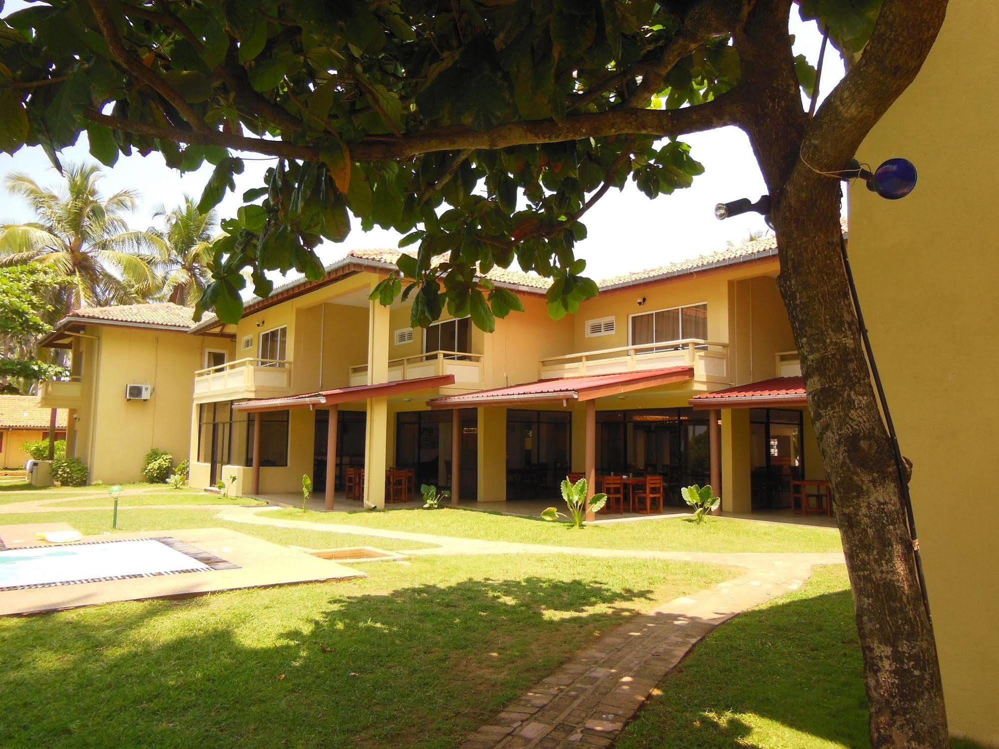 Sanmali Beach Hotel Marawila Exterior foto